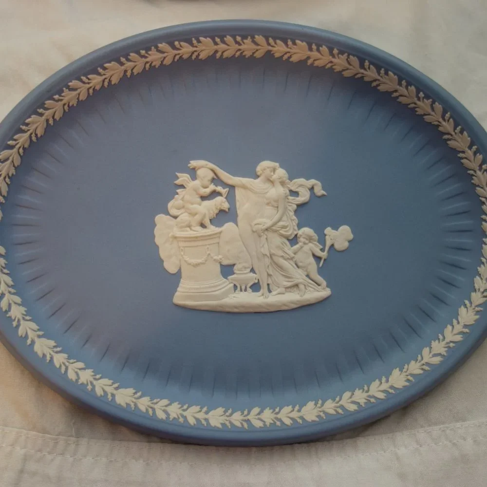 Wedgwood Jasperware “Cupid” Tray - Picture 3 of 4